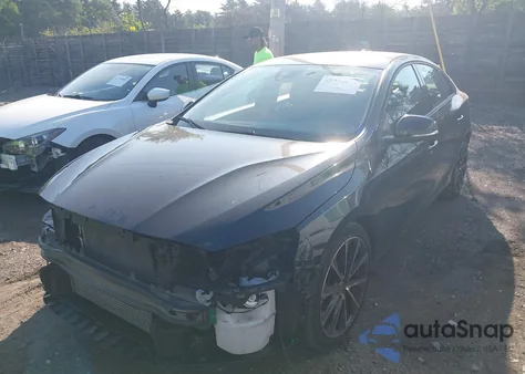 2017 Volvo S60 T5 Dynamic из США, поврежденный, VIN YV140MTL3H2431652